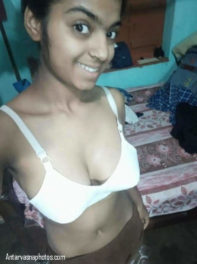 https://www.antarvasnaphotos2.com/wp-content/uploads/2020/10/desi-teen-ki-sexy-smile.jpg