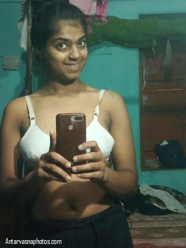 https://www.antarvasnaphotos2.com/wp-content/uploads/2020/10/desi-teen-ki-white-bra.jpg