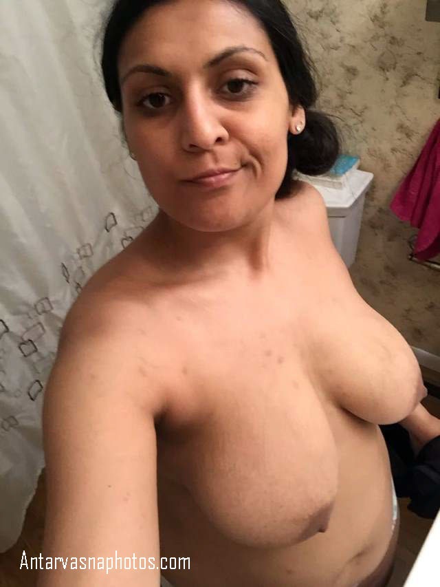 https://www.antarvasnaphotos2.com/wp-content/uploads/2020/10/indian-nude-bhabhi-style-marti.jpg