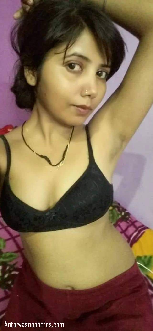 https://www.antarvasnaphotos2.com/wp-content/uploads/2020/10/kali-bra-me-desi-girl.jpg