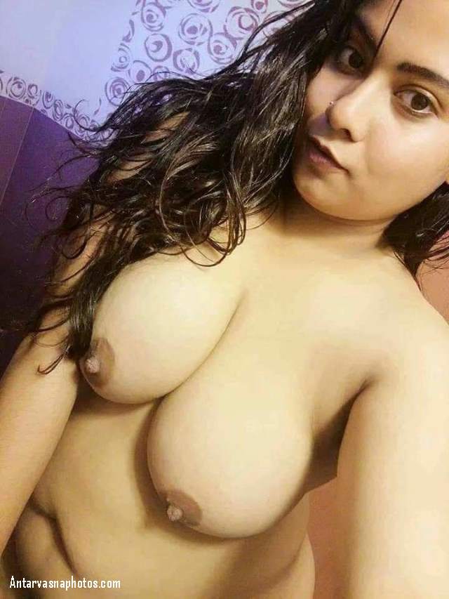 https://www.antarvasnaphotos2.com/wp-content/uploads/2020/10/naughty-sali-jija-ko-nude-bhejati.jpg