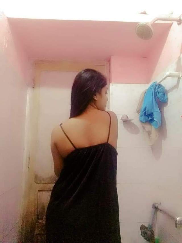 https://www.antarvasnaphotos2.com/wp-content/uploads/2020/10/nude-aunty-ki-sexy-back.jpg