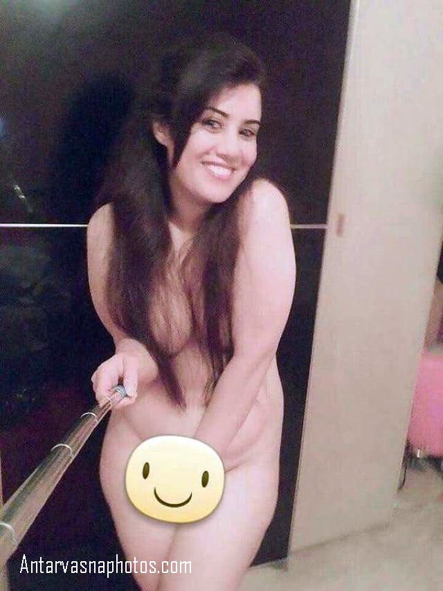 https://www.antarvasnaphotos2.com/wp-content/uploads/2020/10/nude-desi-girl-choot-pic.jpg