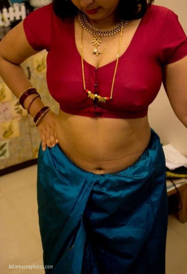 https://www.antarvasnaphotos2.com/wp-content/uploads/2020/10/nude-hoti-bhabhi-ki-falt-tummy.jpg