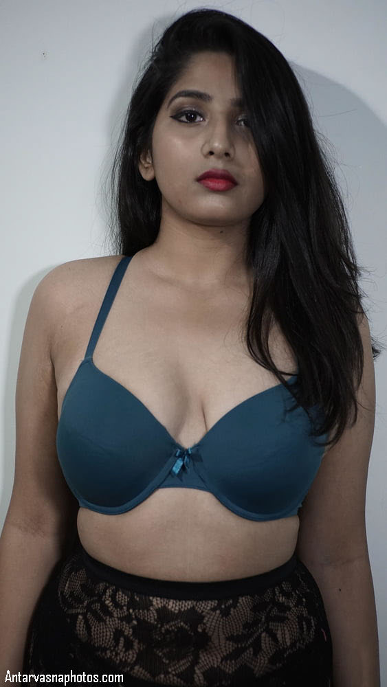 https://www.antarvasnaphotos2.com/wp-content/uploads/2020/10/sexy-bra-me-desi-babe-naraj-mood-me.jpg