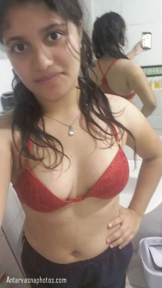 https://www.antarvasnaphotos2.com/wp-content/uploads/2020/10/sexy-bra-me-selfie.jpg