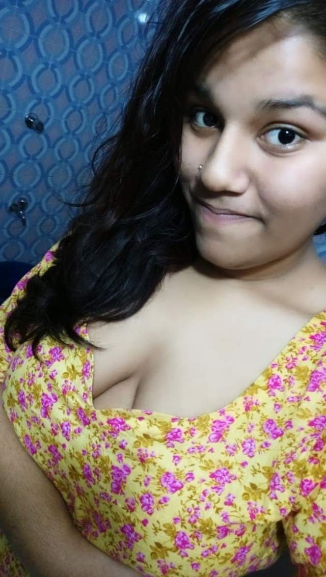 https://www.antarvasnaphotos2.com/wp-content/uploads/2020/10/sexy-girl-purvi.jpg