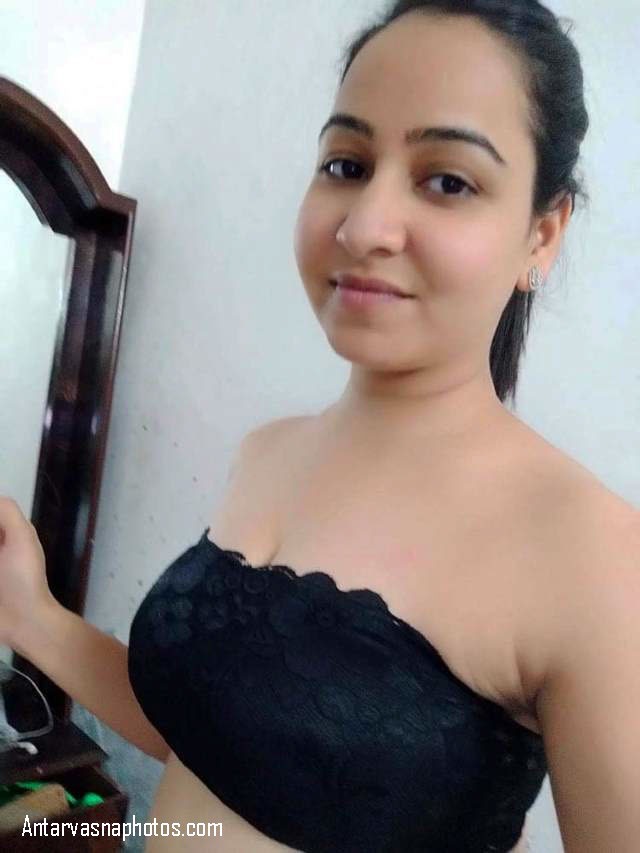 https://www.antarvasnaphotos2.com/wp-content/uploads/2020/10/sexy-indian-hot-babe.jpg