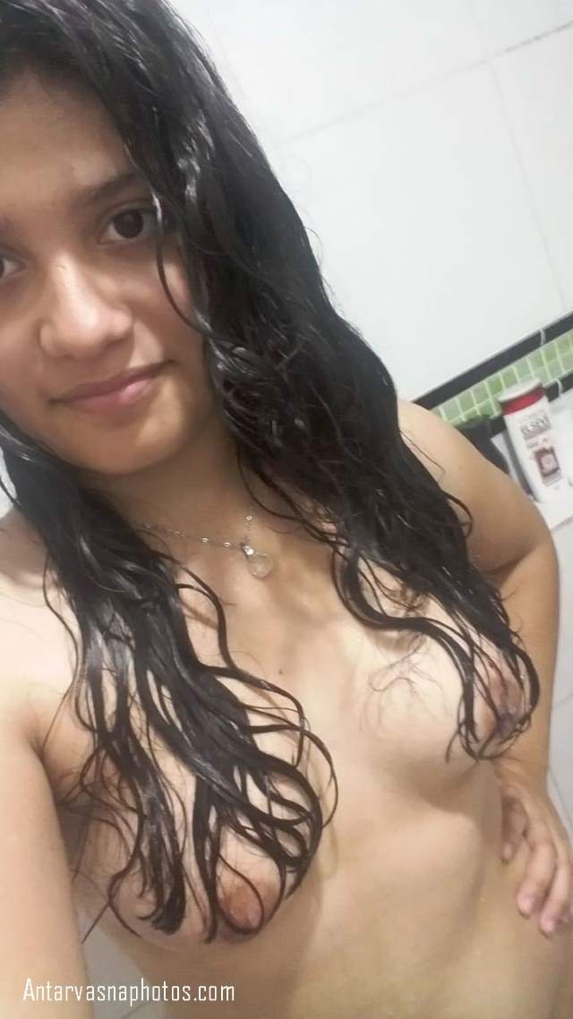 https://www.antarvasnaphotos2.com/wp-content/uploads/2020/10/sexy-indian-teen-bathroom-me.jpg