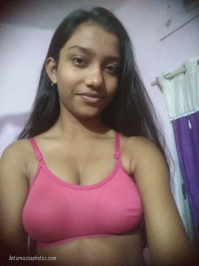 https://www.antarvasnaphotos2.com/wp-content/uploads/2020/10/sexy-tamil-girl-ki-bra-me-photo.jpg