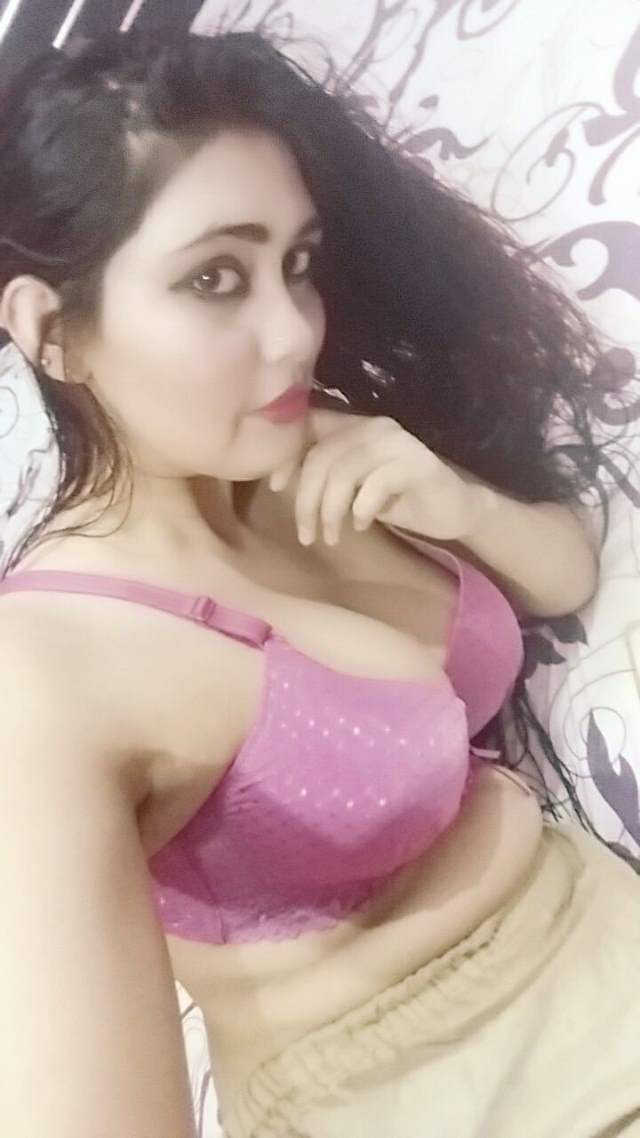 https://www.antarvasnaphotos2.com/wp-content/uploads/2020/10/simran-ki-big-boobs-bra-me-kaid.jpg