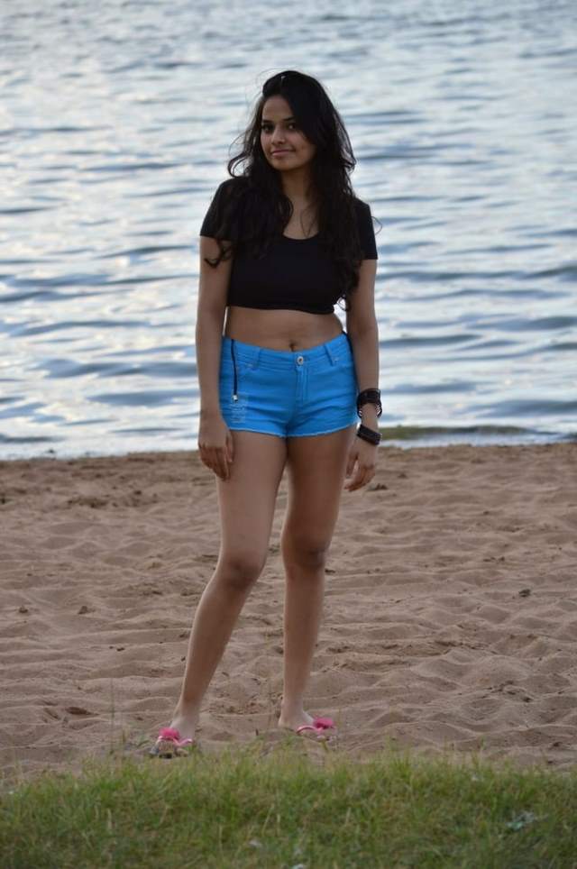 https://www.antarvasnaphotos2.com/wp-content/uploads/2020/11/beach-masti-ka-photo.jpg