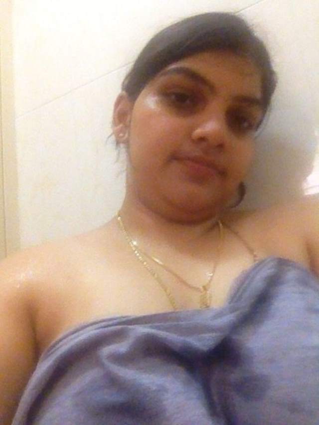 https://www.antarvasnaphotos2.com/wp-content/uploads/2020/11/bhabhi-in-shower.jpg