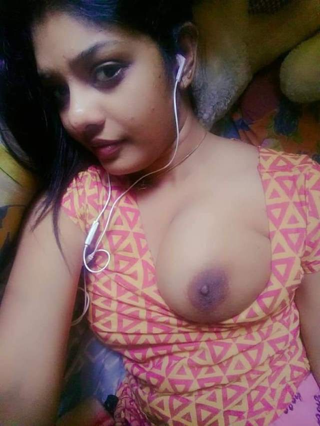 https://www.antarvasnaphotos2.com/wp-content/uploads/2020/11/big-boob-ki-selfie.jpg