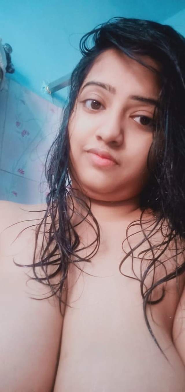 https://www.antarvasnaphotos2.com/wp-content/uploads/2020/11/big-melons-ki-slefie.jpg