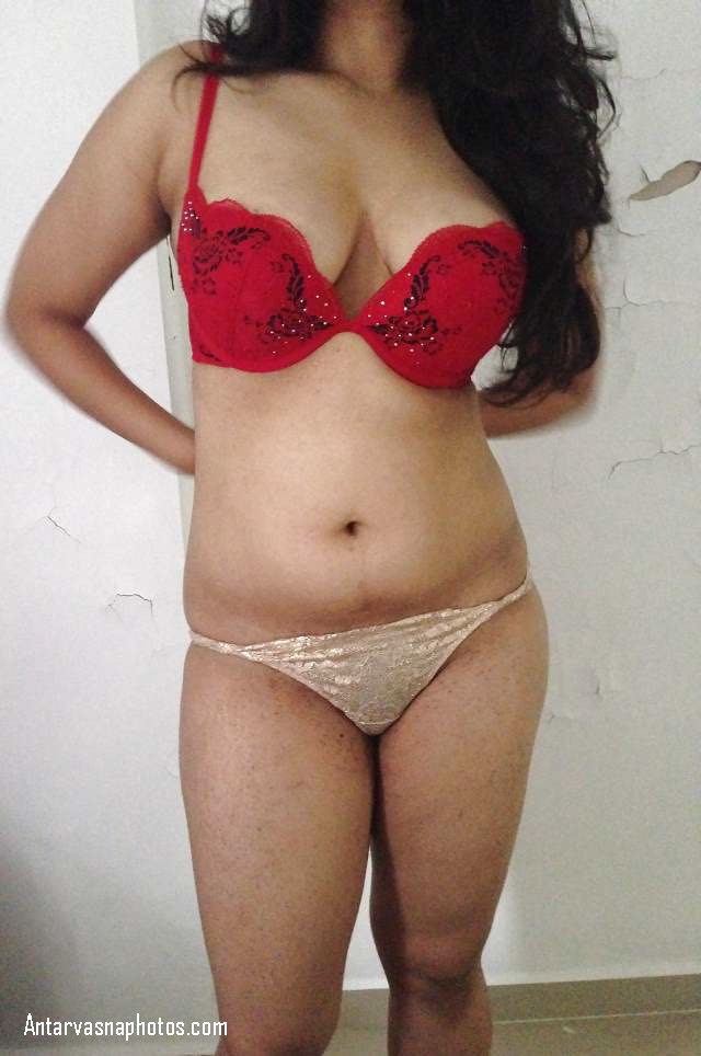 https://www.antarvasnaphotos2.com/wp-content/uploads/2020/11/bra-panty-me-desi-girl.jpg