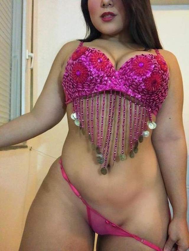 https://www.antarvasnaphotos2.com/wp-content/uploads/2020/11/chut-ki-jhalak-ke-sath-big-boobs-aur-gaand-free.jpg