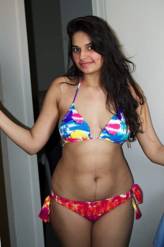 https://www.antarvasnaphotos2.com/wp-content/uploads/2020/11/desi-ladki-ka-sexy-bra-panty.jpg