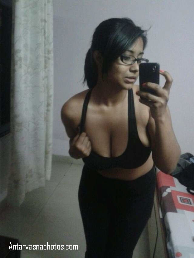 https://www.antarvasnaphotos2.com/wp-content/uploads/2020/11/nude-sex-chat-me-boobs-dikhaye.jpg