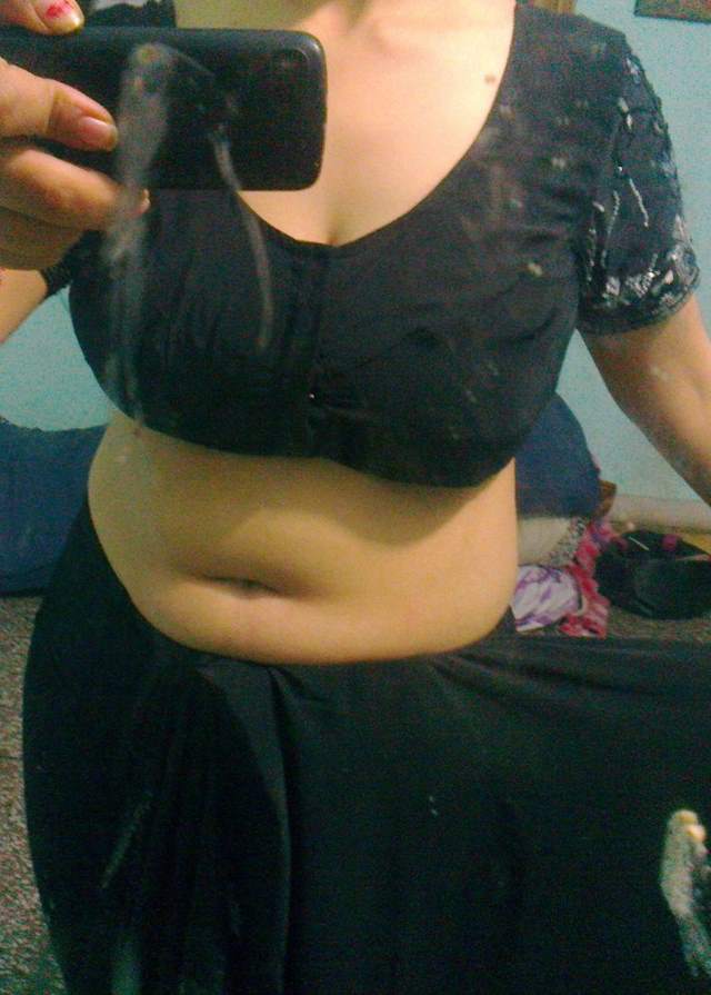 https://www.antarvasnaphotos2.com/wp-content/uploads/2020/11/saree-blouse-me-sexy-babe.jpg