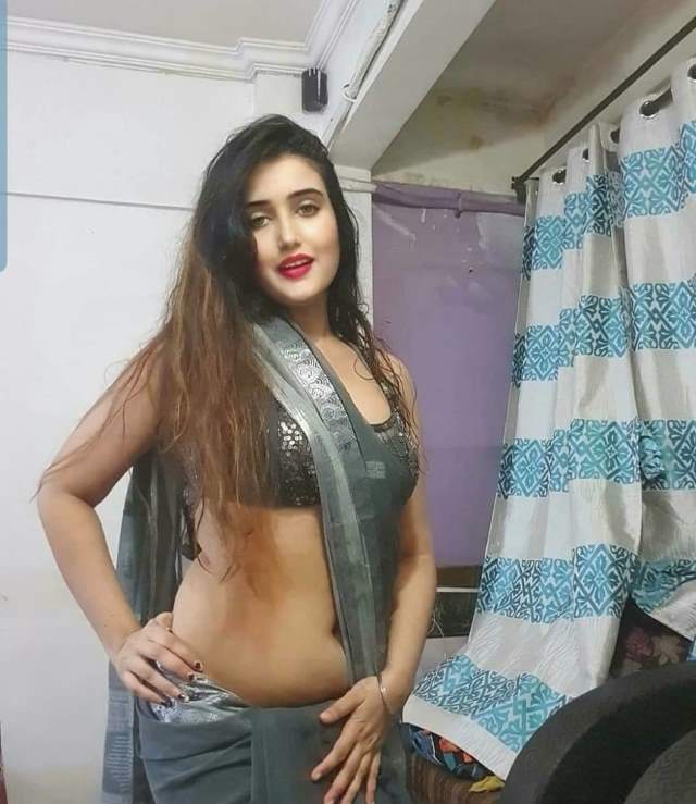 https://www.antarvasnaphotos2.com/wp-content/uploads/2020/11/saree-me-moti-gaand-wali-bhabhi.jpg