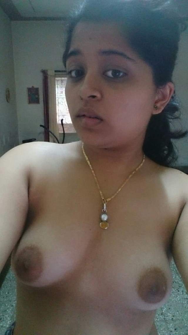 https://www.antarvasnaphotos2.com/wp-content/uploads/2020/11/sexy-cute-boobs.jpg