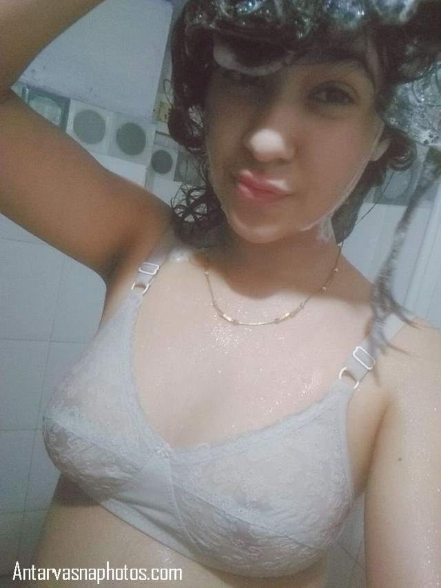 https://www.antarvasnaphotos2.com/wp-content/uploads/2020/11/shower-me-nahati-selfie.jpg