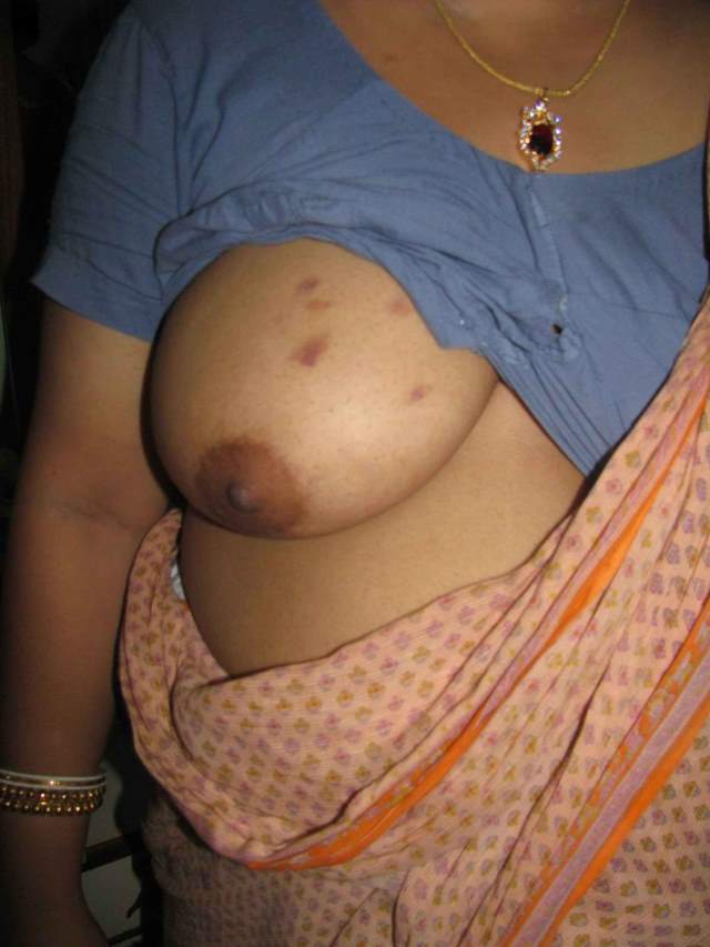 https://www.antarvasnaphotos2.com/wp-content/uploads/2020/12/Maharashtra-girl-show-boobs.jpg