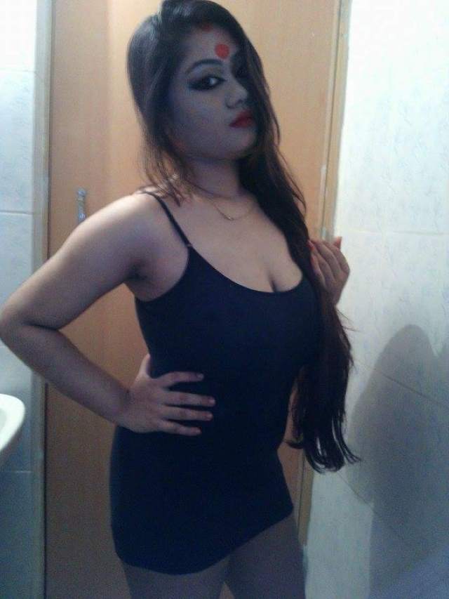 https://www.antarvasnaphotos2.com/wp-content/uploads/2020/12/black-nighty-me-hot-desi-girl.jpg