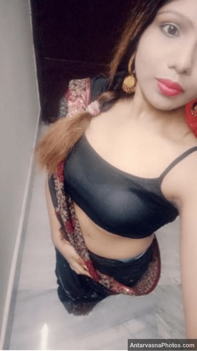 https://www.antarvasnaphotos2.com/wp-content/uploads/2020/12/black-saree-aur-blouse-me-hot-indian-girl.png