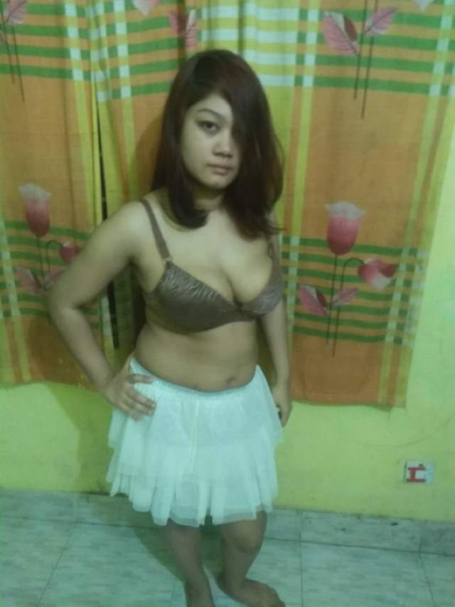 https://www.antarvasnaphotos2.com/wp-content/uploads/2020/12/bra-me-apne-big-chuchi-dikhati-call-girl.jpg