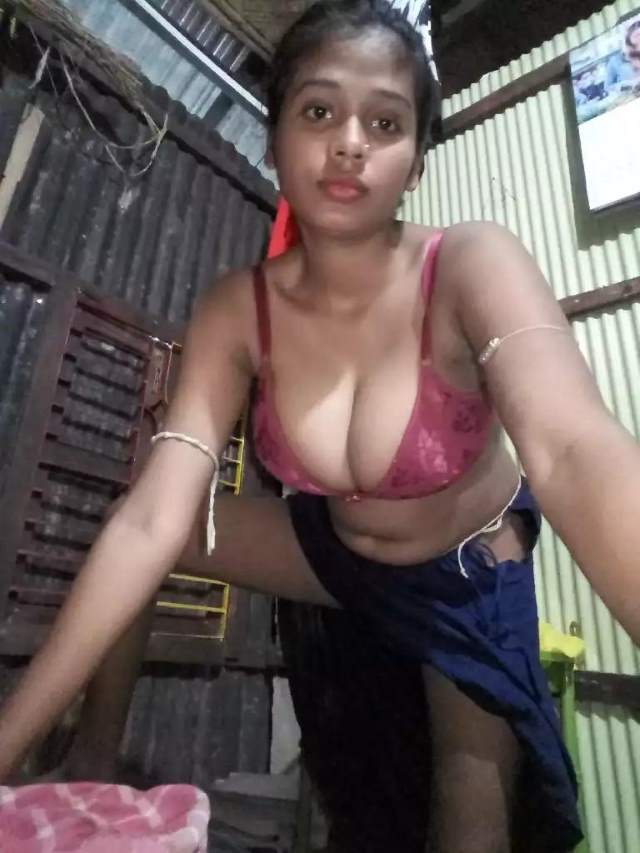 https://www.antarvasnaphotos2.com/wp-content/uploads/2020/12/bra-me-fase-hue-boobs-ki-pic.jpg