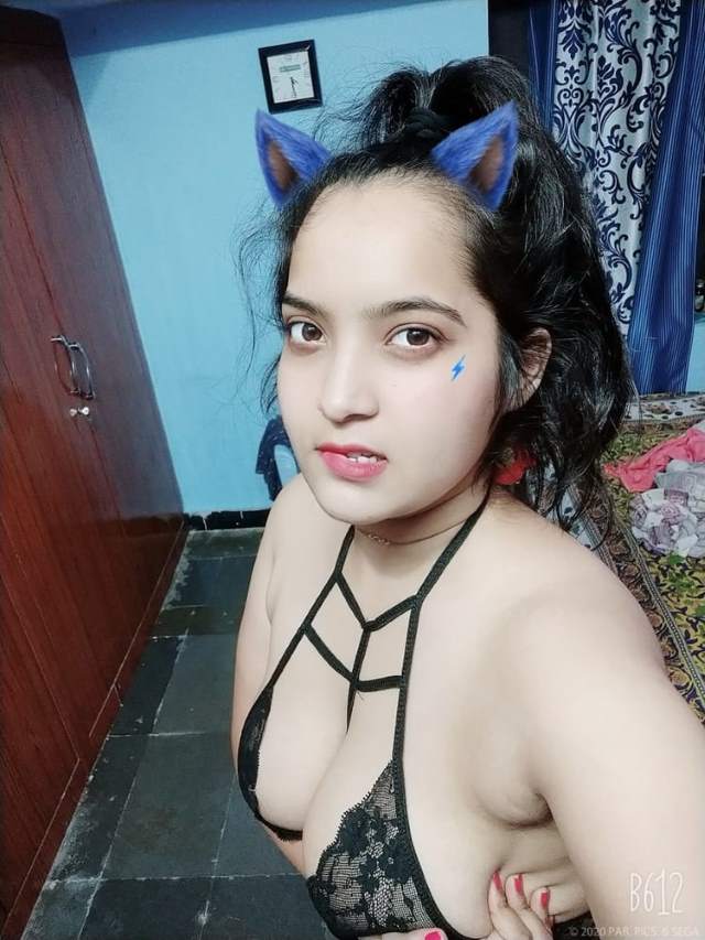 https://www.antarvasnaphotos2.com/wp-content/uploads/2020/12/chuchi-dabati-desi-girl-nude-photo.jpg