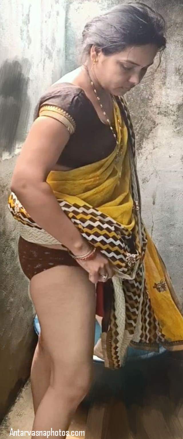 https://www.antarvasnaphotos2.com/wp-content/uploads/2020/12/desi-bhabhi-ki-sexy-legs.jpg