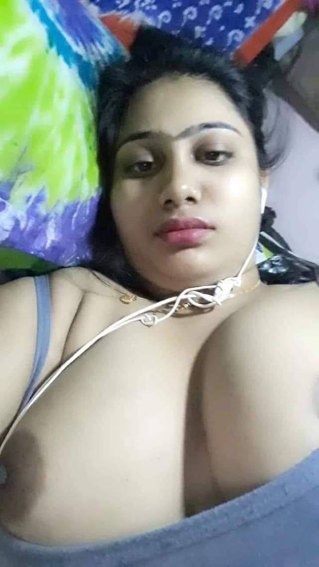 https://www.antarvasnaphotos2.com/wp-content/uploads/2020/12/desi-indian-aunty-phone-sex-image.jpeg