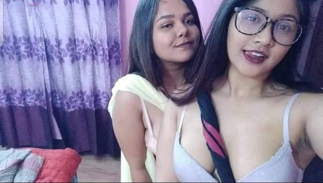 https://www.antarvasnaphotos2.com/wp-content/uploads/2020/12/do-sexy-saheliyan-masti-me.jpg