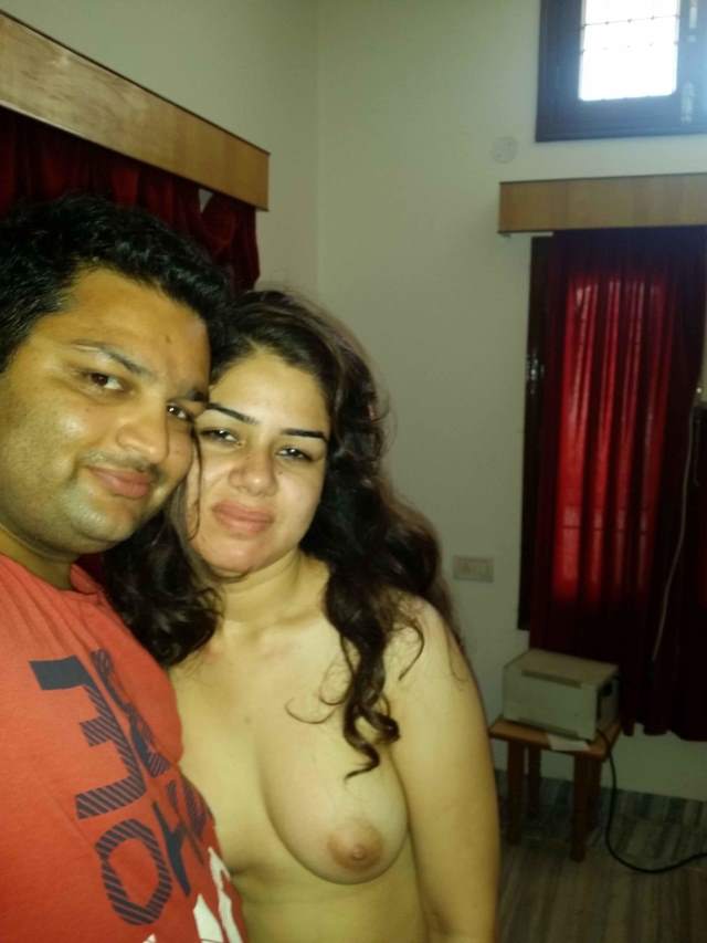 https://www.antarvasnaphotos2.com/wp-content/uploads/2020/12/gurgaon-couple-ki-hot-desi-chudai-photo.jpg