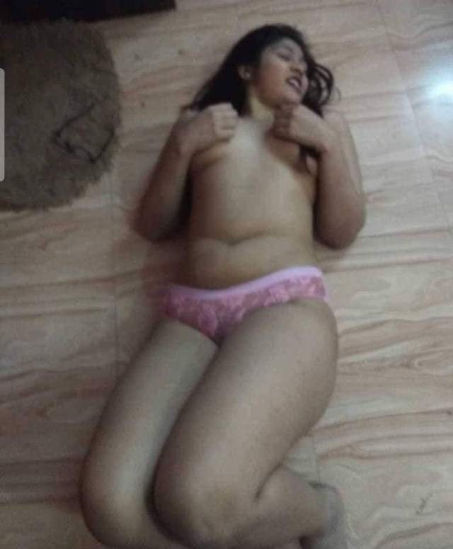 https://www.antarvasnaphotos2.com/wp-content/uploads/2020/12/hostel-me-desi-girls-sexy-photos.jpg