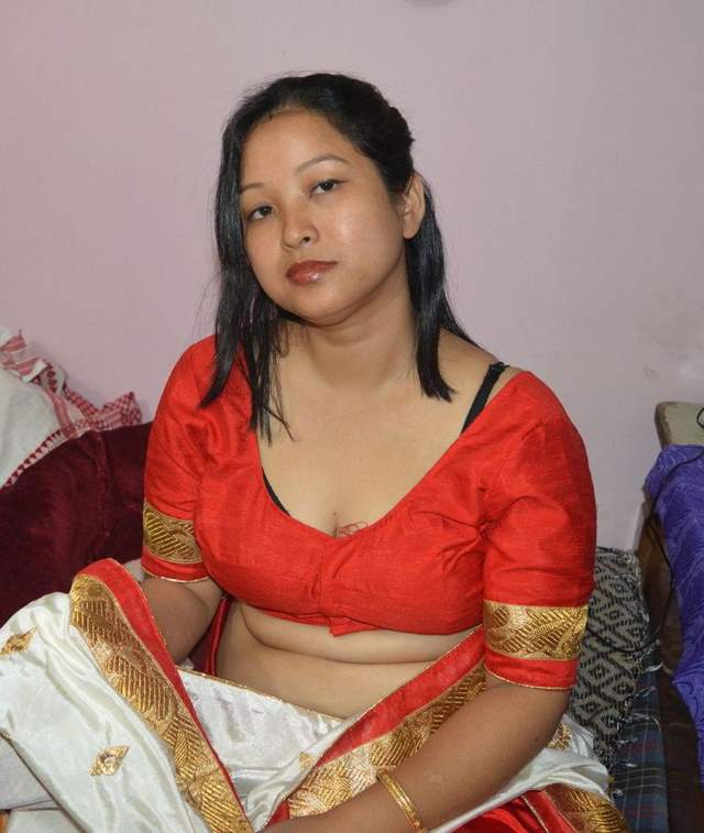 https://www.antarvasnaphotos2.com/wp-content/uploads/2020/12/hot-bhabhi-in-red-blouse.jpg