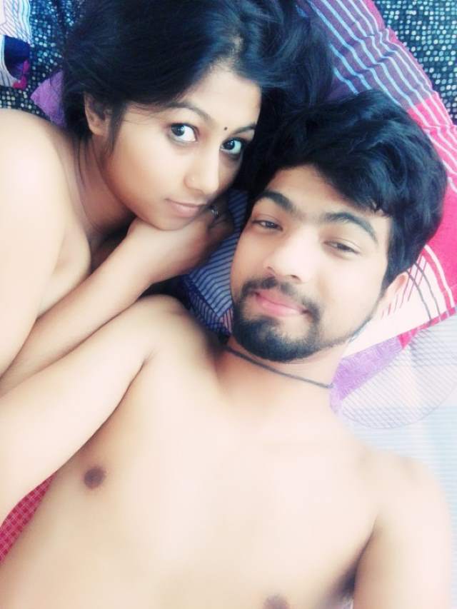 https://www.antarvasnaphotos2.com/wp-content/uploads/2020/12/hot-desi-couple-chudai.jpg