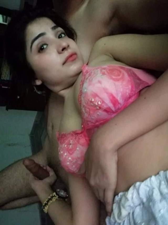 https://www.antarvasnaphotos2.com/wp-content/uploads/2020/12/hot-indian-photos-xxx.jpg