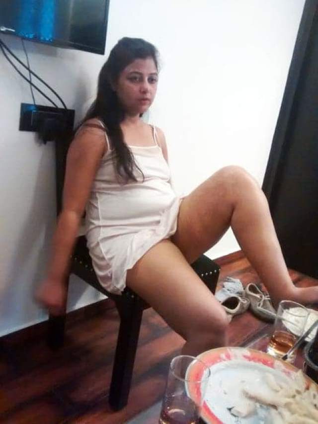 https://www.antarvasnaphotos2.com/wp-content/uploads/2020/12/hotel-me-chudne-ko-ready-sexy-aunty.jpg