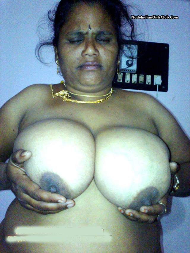 https://www.antarvasnaphotos2.com/wp-content/uploads/2020/12/indian-aunty-boob-press.jpg