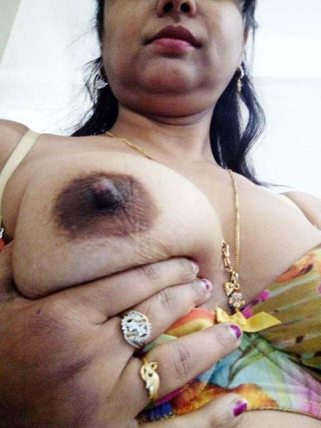 https://www.antarvasnaphotos2.com/wp-content/uploads/2020/12/indian-aunty-saying-such-my-tight-nipple.jpg