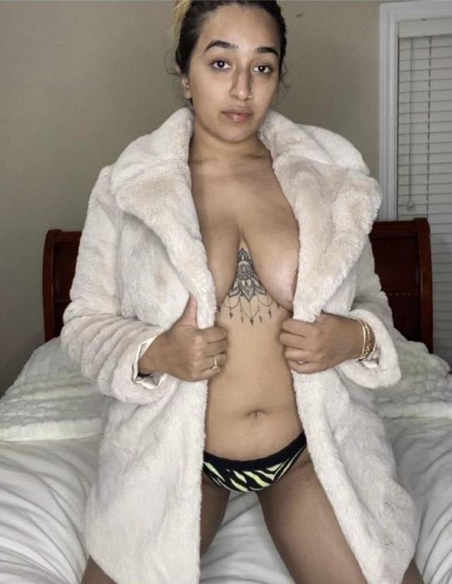 https://www.antarvasnaphotos2.com/wp-content/uploads/2020/12/narm-bed-me-sex-ko-ready-nude-aunty.jpg