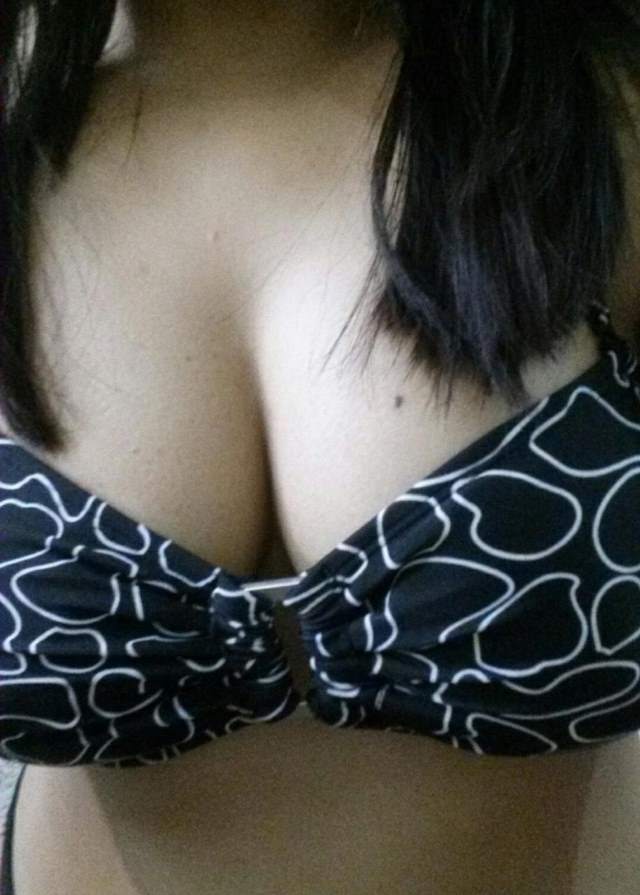 https://www.antarvasnaphotos2.com/wp-content/uploads/2020/12/new-bra-pahan-selfie-leti-kanika.jpg