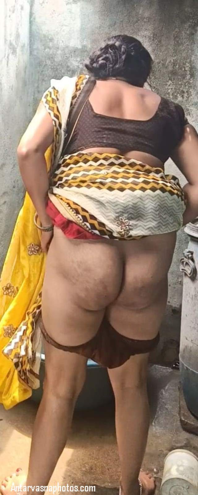 https://www.antarvasnaphotos2.com/wp-content/uploads/2020/12/panty-pahan-rahi-hai-bhabhi.jpg