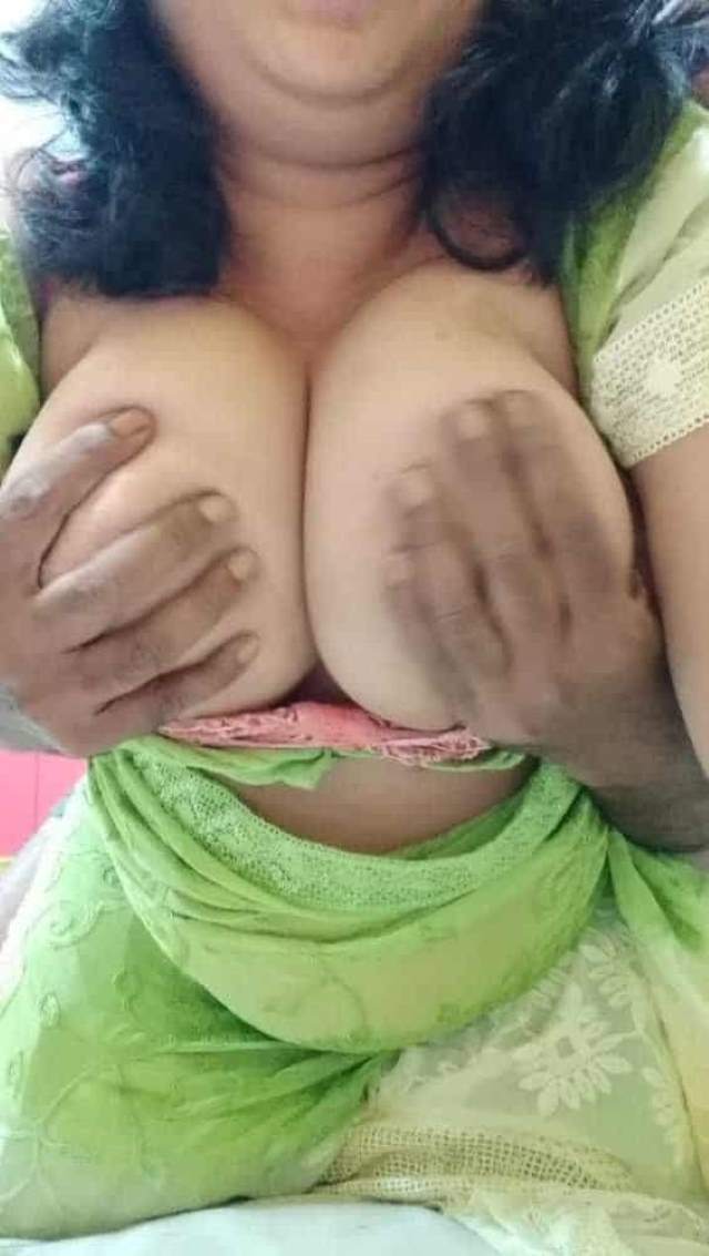 https://www.antarvasnaphotos2.com/wp-content/uploads/2020/12/punjabi-bhabhi-khud-boobs-daba-sex-masti-kar-pic-leti.jpg