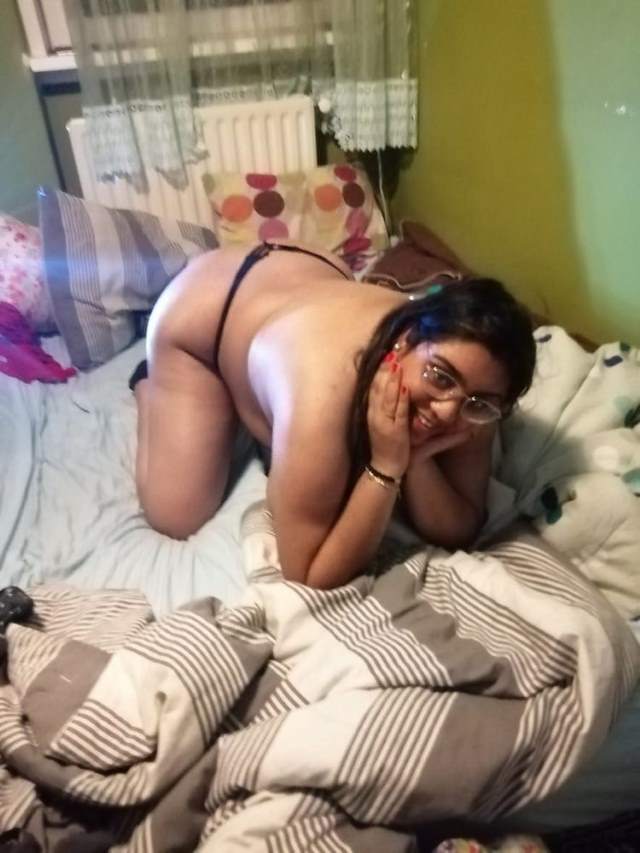 https://www.antarvasnaphotos2.com/wp-content/uploads/2020/12/sex-chat-karti-aunty-bilkul-hot-mood-me-hai.jpg