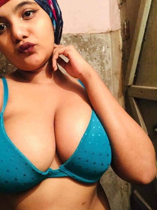 https://www.antarvasnaphotos2.com/wp-content/uploads/2020/12/sexy-slefie-leti-parul-bhabhi.jpeg